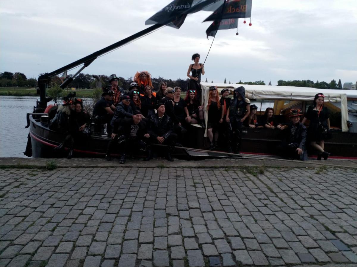Blackpearl Boat&Breakfast Terneuzen Bagian luar foto